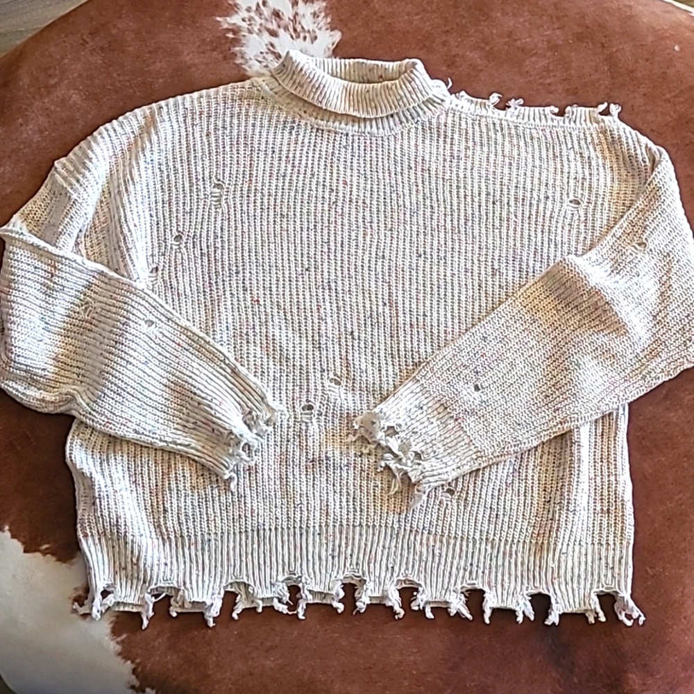 ⭐ $5 ⭐ Destroyed/Frayed Cream Turtleneck Sweater Size Medium - Picture 1 of 10